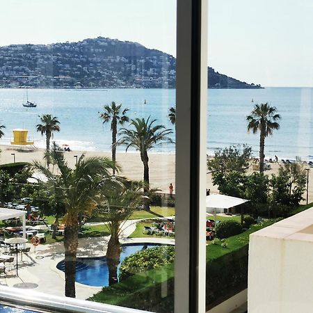Spacieux Appartement Rose Front Mer Et Piscine Росес Екстер'єр фото